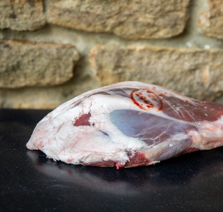 la-chasse-quarr-cross-venison-cut Quarr Cross Cutting Shed butcher preparing wild venison